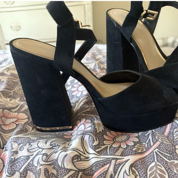 Kenneth Cole platform heels. Worn once. Bought from Bloomies.